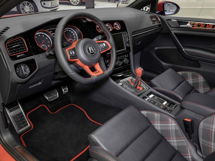  Volkswagen Golf GTi Wolfsburg Edition 2014 года  (фото 7 из 8)